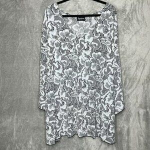 Maggie Barnes 4X Shirt Top Black Floral Floral Slit 3/4 Sleeve V Neck Stretch